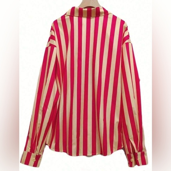 π₯ Bold & Chic Striped Button-Up Shirt & Shorts Set β Size Large! π₯ - Picture 3 of 3